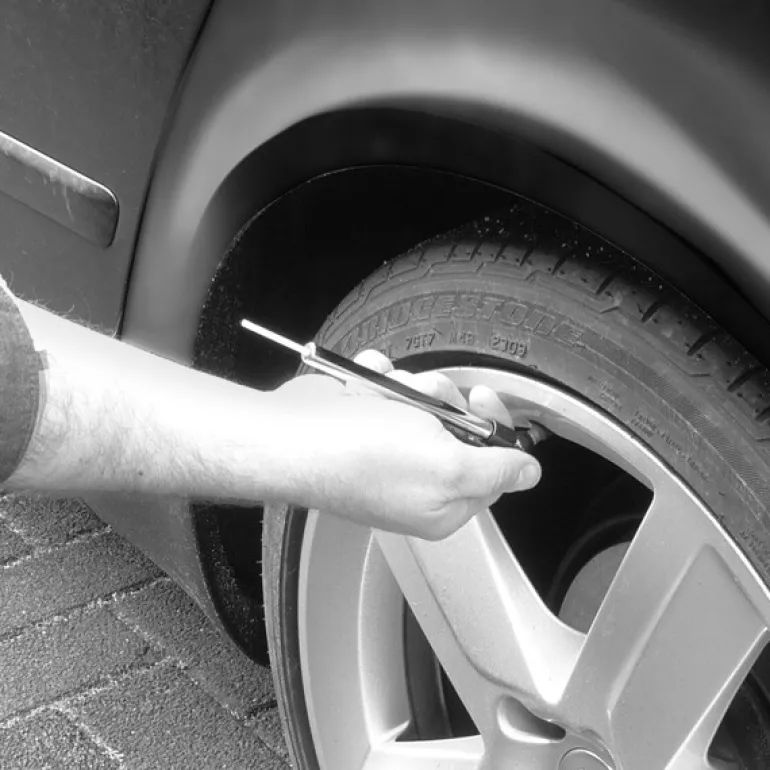 Controleur pression pneus modèle stylo
