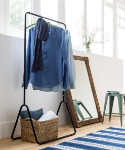 Porte vêtements noir