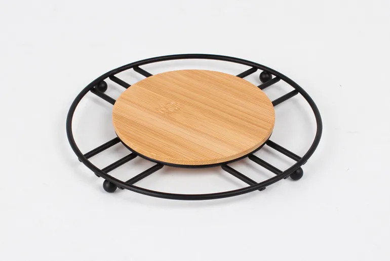 Porte-panier noir avec bambou